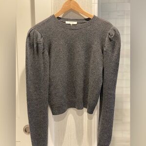 Gorgeous Frame Cashmere sweater. Size Small.
Never worn. Purchased at Neiman